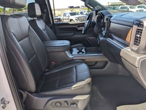 Used 2025 Chevrolet Silverado 3500 High Country w/ Technology Package AWD/4WD image 27