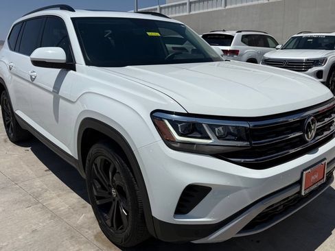 Used 2023 Volkswagen Atlas SE FWD image 2