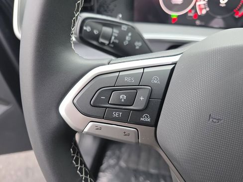 New 2026 Volkswagen Tiguan SE image 21