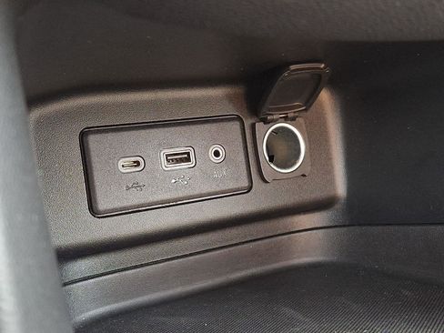 Used 2020 Chevrolet Equinox LT w/ Midnight Edition image 25