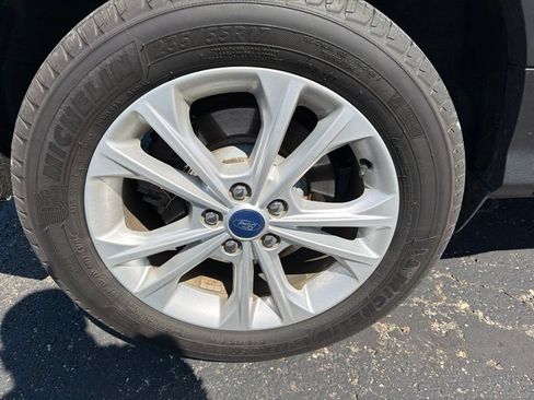 Used 2018 Ford Escape SE FWD image 9