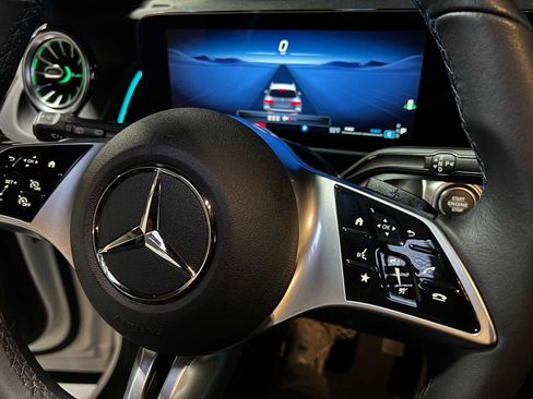 Used 2025 Mercedes-Benz GLB 250 4MATIC image 25
