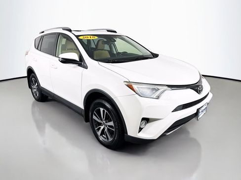Used 2018 Toyota RAV4 XLE AWD/4WD image 1