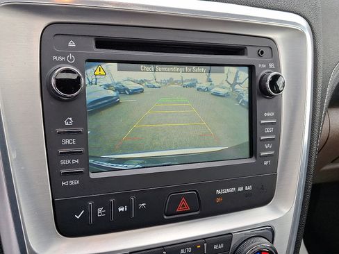 Used 2016 GMC Acadia SLT image 19