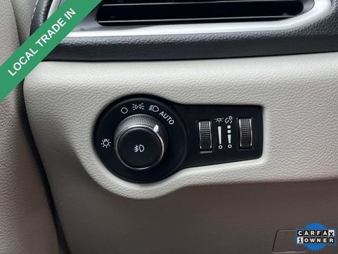 Used 2022 Chrysler Pacifica Touring-L FWD image 34
