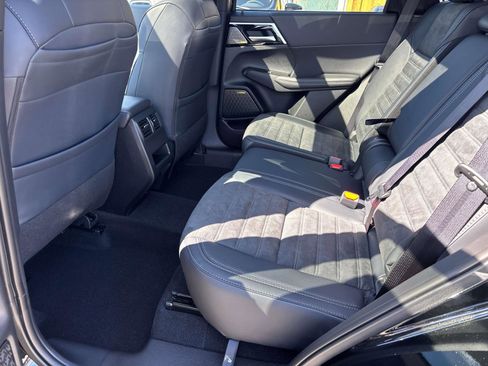 New 2025 Mitsubishi Outlander SE image 7