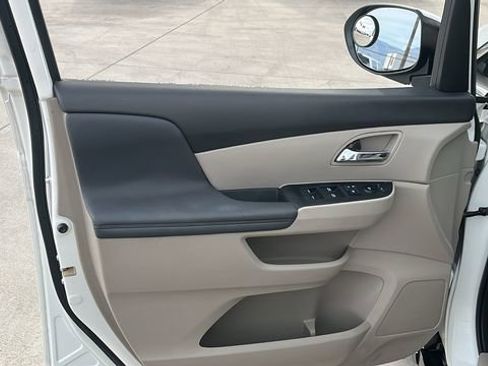 Used 2016 Honda Odyssey EX image 5