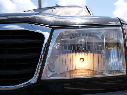 Used 2000 Toyota Land Cruiser AWD/4WD image 10