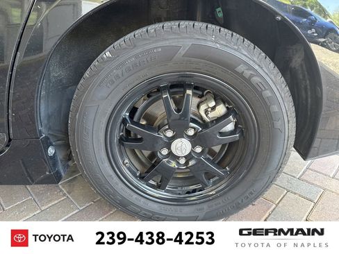 Used 2013 Toyota Prius Four w/ Deluxe Solar Roof Pkg FWD image 11