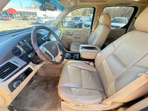 Used 2012 Cadillac Escalade ESV Premium image 15