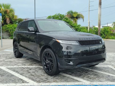 Used 2024 Land Rover Range Rover Sport SE AWD/4WD image 7