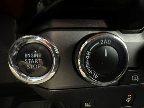 Used 2017 Toyota Tacoma TRD Off-Road w/ Tow Package (A/T) AWD/4WD image 27