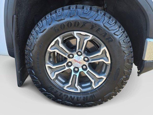 Used 2022 GMC Sierra 1500 SLE w/ X31 Off-Road Package AWD/4WD image 9