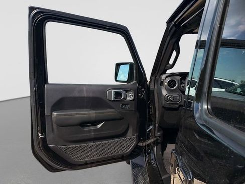 New 2026 Jeep Wrangler Unlimited Sahara AWD/4WD image 17