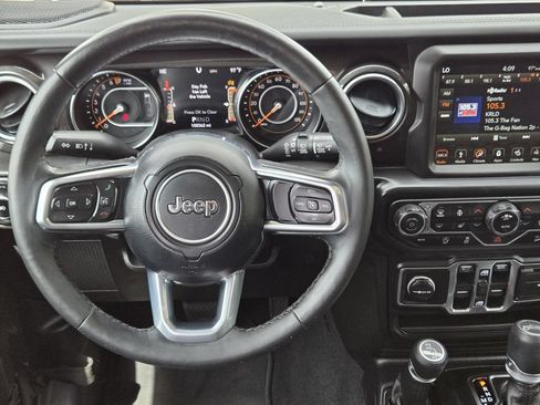 Used 2019 Jeep Wrangler Unlimited Sahara AWD/4WD image 10