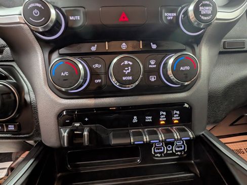 Used 2020 RAM 1500 Big Horn image 18