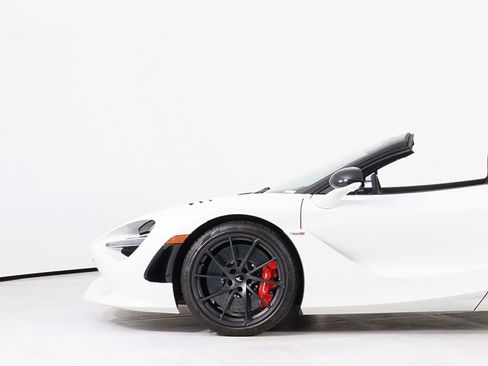 Used 2024 McLaren 750S Spider RWD image 15