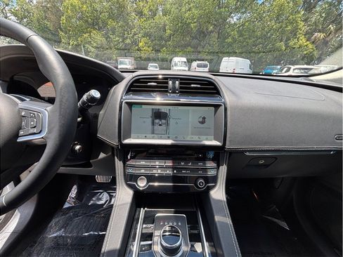 Used 2020 Jaguar F-PACE Checkered Flag AWD/4WD image 11