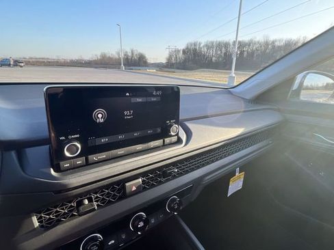 Used 2023 Honda Accord LX image 24