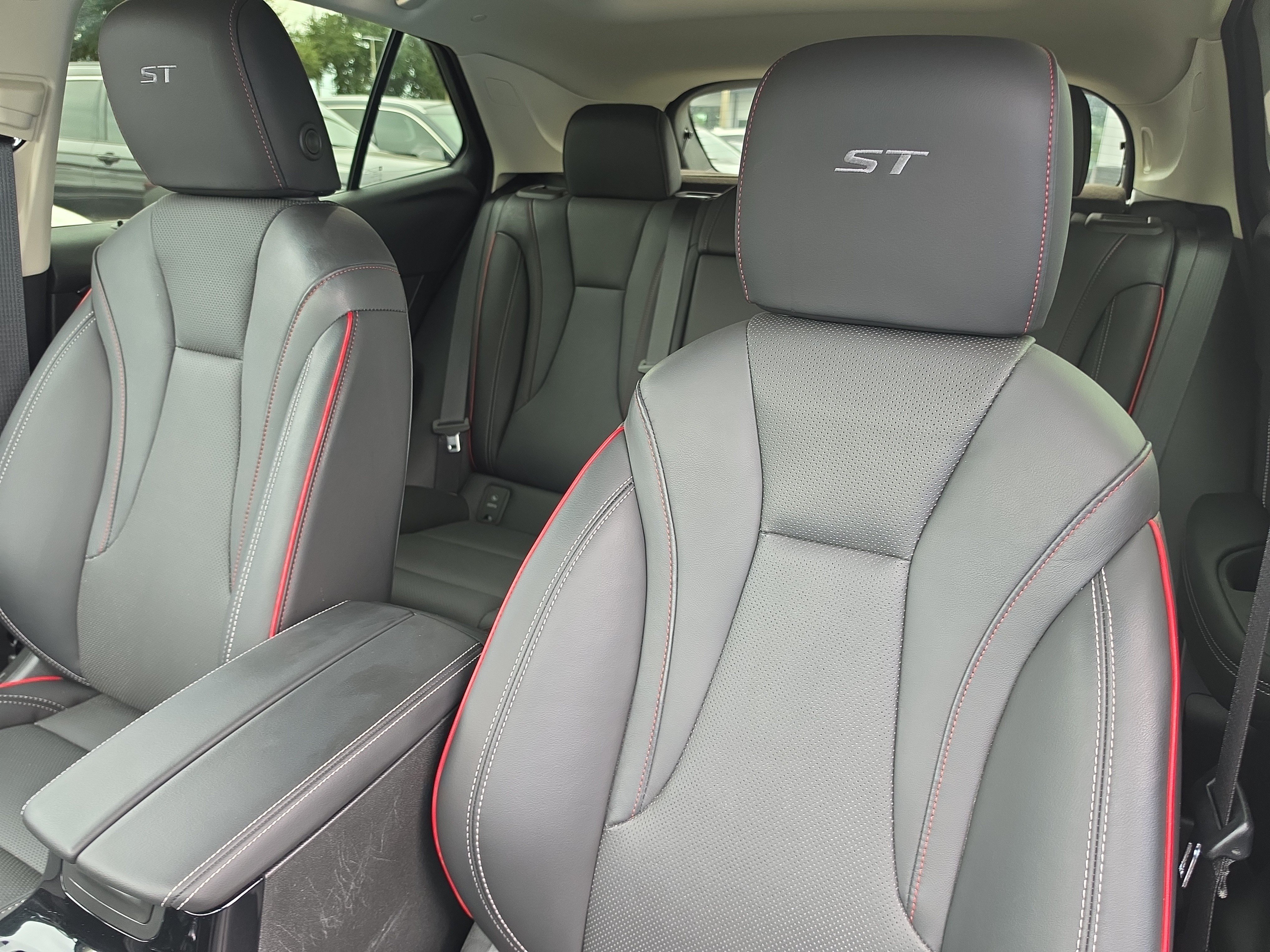 Used 2023 Buick Envision Essence w/ Sport Touring Package FWD image 22