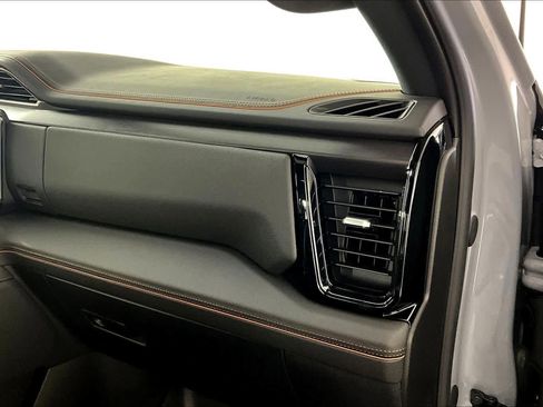 Used 2024 GMC Sierra 1500 AT4 w/ Technology Package image 18