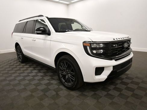 Used 2025 Ford Expedition Max Platinum w/ Stealth Performance Package AWD/4WD image 10