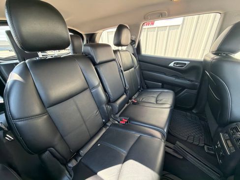 Used 2020 Nissan Pathfinder SL AWD/4WD image 9