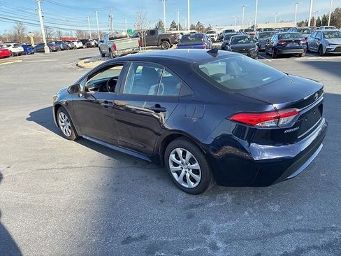 Used 2022 Toyota Corolla LE image 11