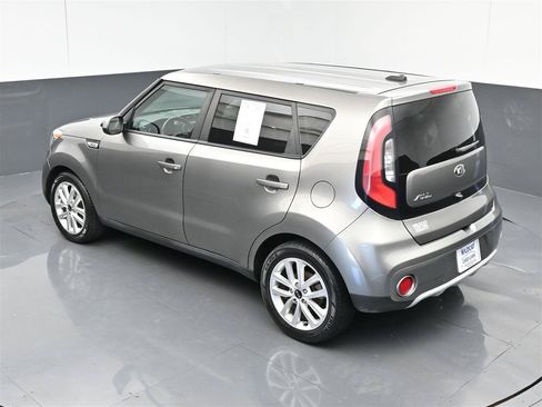 Used 2019 Kia Soul + FWD image 27