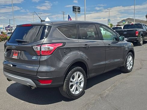 Used 2017 Ford Escape SE AWD/4WD image 3