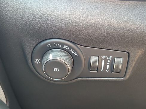 Used 2022 Jeep Compass Latitude w/ Convenience Group FWD image 24