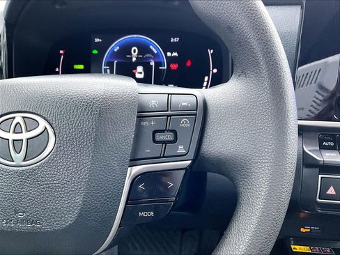 Used 2025 Toyota Camry LE image 24