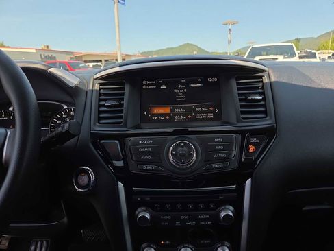 Used 2020 Nissan Pathfinder S AWD/4WD image 24