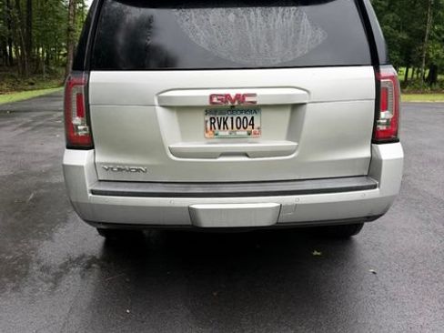 Used 2019 GMC Yukon SLT w/ Premium Edition RWD image 4