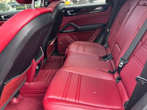 Used 2020 Porsche Cayenne AWD/4WD image 8