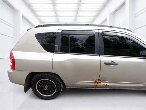 Used 2009 Jeep Compass Sport AWD/4WD image 24