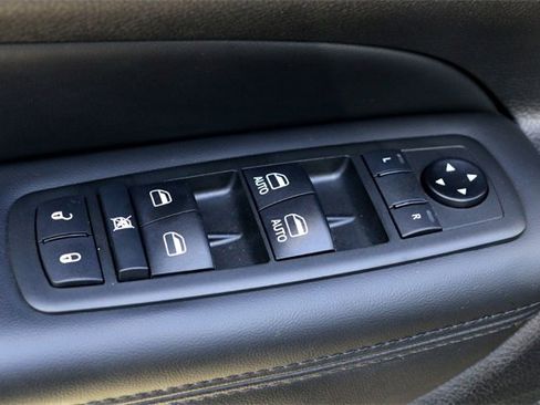 Used 2021 Jeep Grand Cherokee Laredo image 22