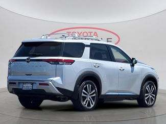 Used 2023 Nissan Pathfinder Platinum FWD video 3