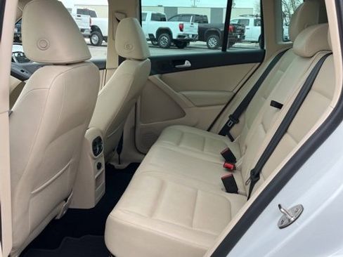 Used 2017 Volkswagen Tiguan Wolfsburg Edition image 30