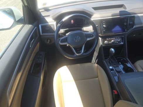Used 2020 Volkswagen Atlas Cross Sport SEL R-Line AWD/4WD image 28