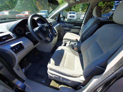 Used 2014 Honda Odyssey EX image 7