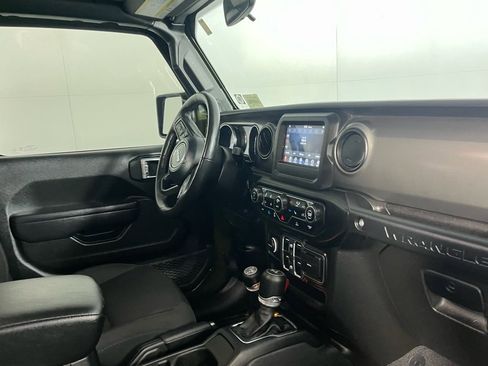 Used 2023 Jeep Wrangler Unlimited w/ Cold Weather Group image 28