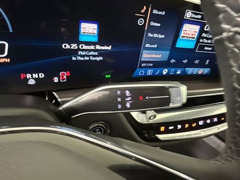Used 2024 Cadillac Lyriq Tech AWD/4WD image 23