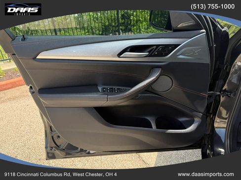 Used 2019 BMW X4 xDrive30i w/ M Sport Package AWD/4WD image 17