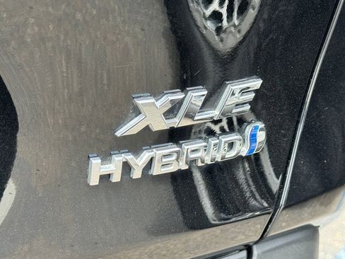 Used 2023 Toyota RAV4 XLE w/ Convenience Package AWD/4WD image 17