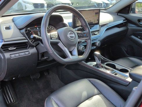 Used 2024 Nissan Altima 2.0 SR image 9