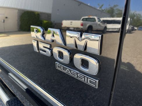 Used 2019 RAM 1500 Classic SLT w/ SLT Plus D←cor Group AWD/4WD image 26