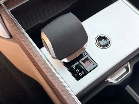 New 2026 Land Rover Range Rover SE image 30