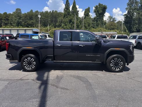 Used 2024 GMC Sierra 2500 Denali Ultimate image 5