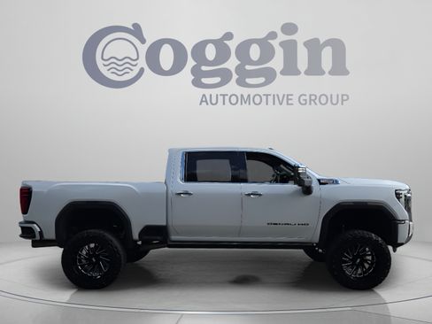 Used 2024 GMC Sierra 2500 Denali w/ Denali Reserve Package AWD/4WD image 6